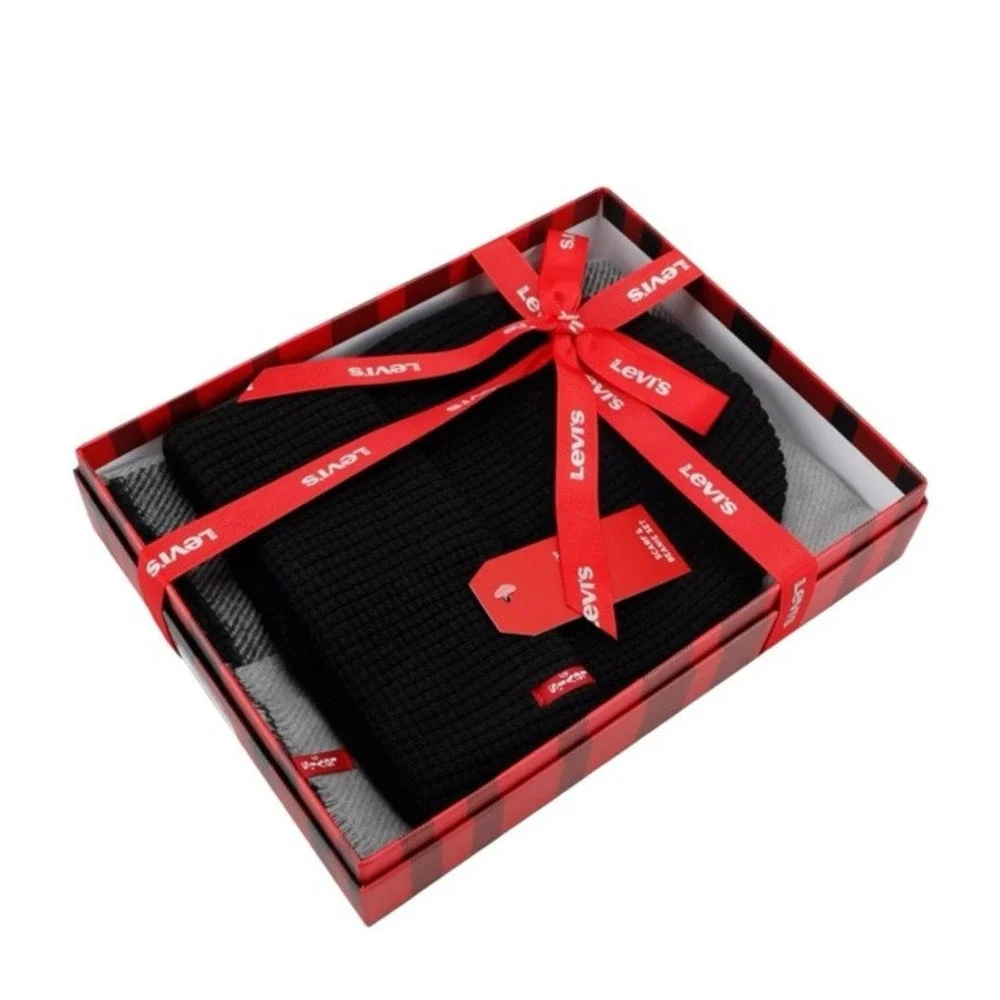 NWT Levi's Men's Black Waffle Beanie & Woven Buffalo Black Gray‎ Plaid Scarf Set